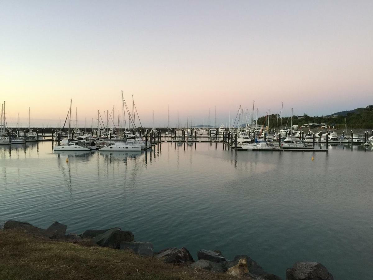 Island Views Bed and Breakfast Airlie Beach Eksteriør billede